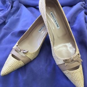 MANOLO BLAHNIK kitten heels.